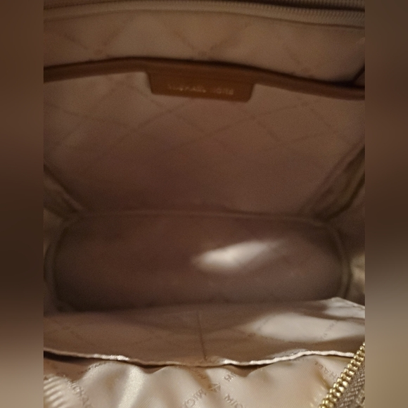 Michael kors backpack - Picture 3 of 3